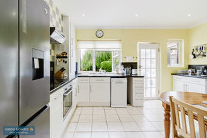 Kitchen- click for photo gallery